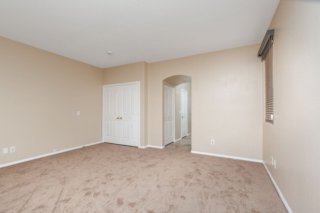 Building Photo - Enormous Silverado Ranch pool home with new paint and carpet