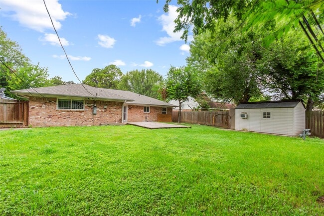Building Photo - 8203 Braes River Dr