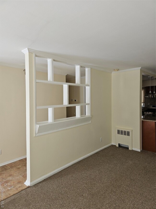 Building Photo - 102 Birchwood Park Dr