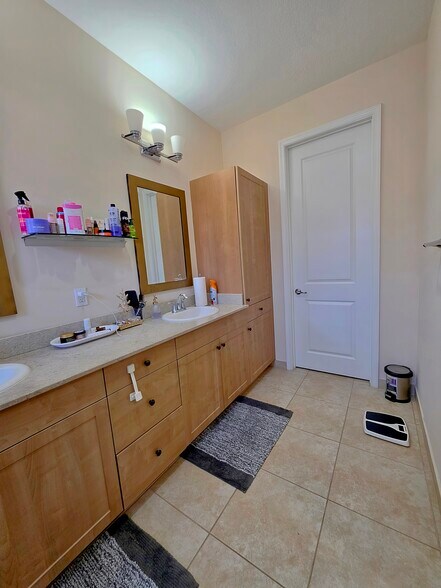 Building Photo - 20914 NW 1st Dr