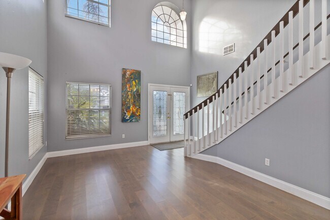 Building Photo - 9797 Portofino Dr