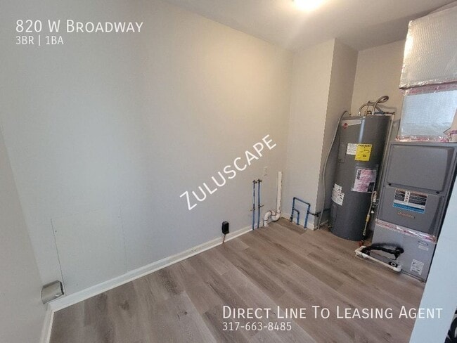 Building Photo - 820 W Broadway-
