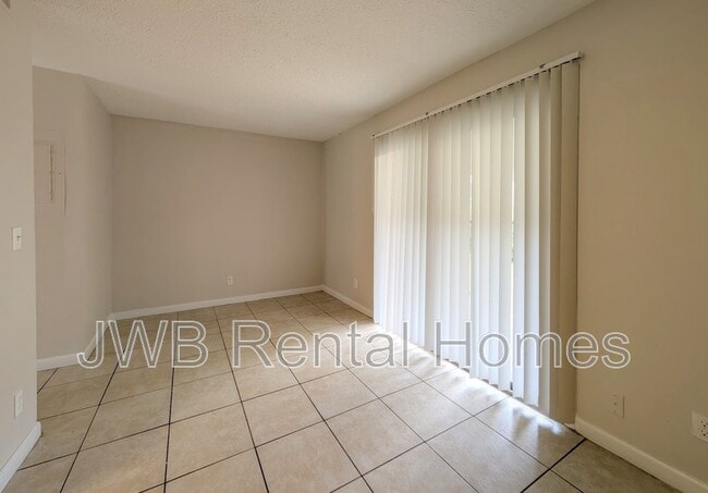 Building Photo - 2885 Yellow Pine Ct