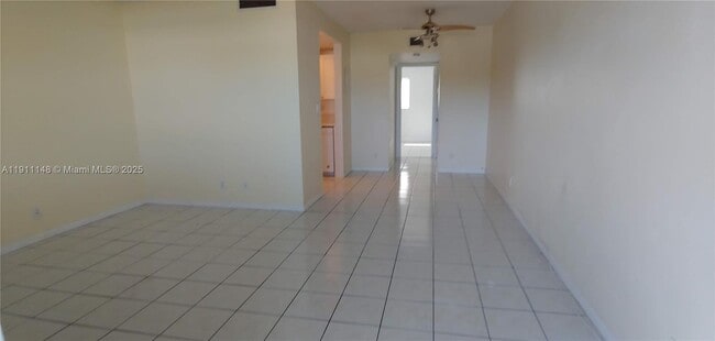 Building Photo - 1400 NE 54th St