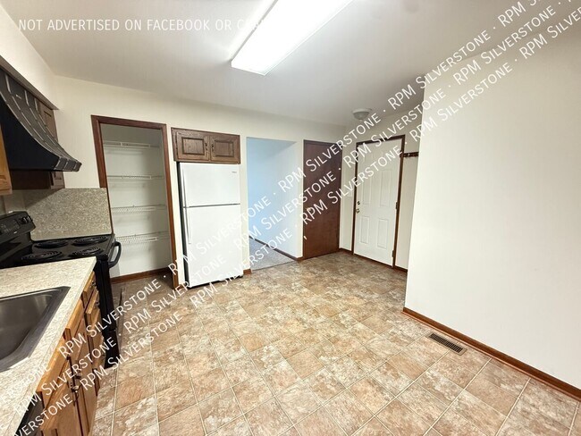 Building Photo - 5441 Patricia Ave