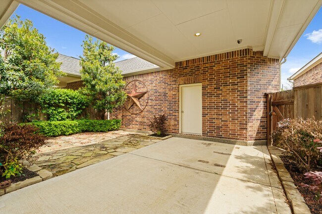 Building Photo - 534 Imperial Blvd