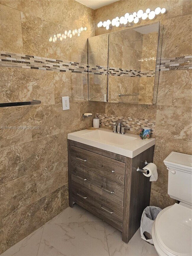 Building Photo - 2501 S Ocean Dr