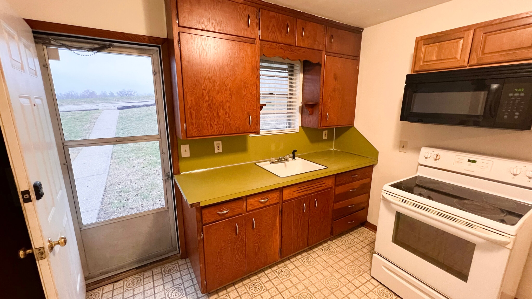 Kitchen - 611 Cherry St