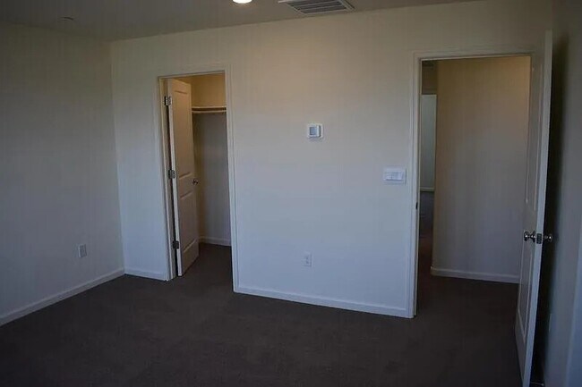 Building Photo - 736 Athena Dr