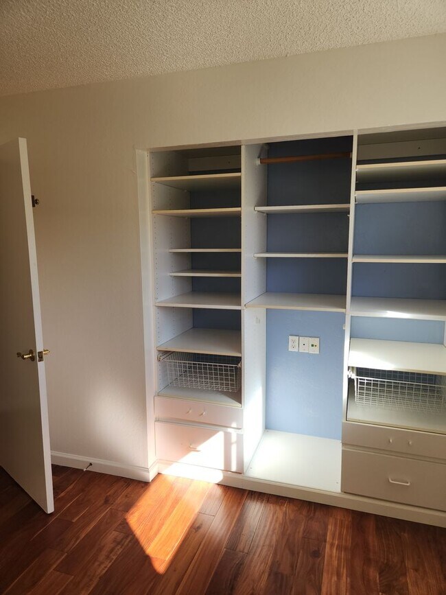 Building Photo - 3 Bedroom 2 Bathroom Single Family home in Rincon Valley with A/C and RV parking