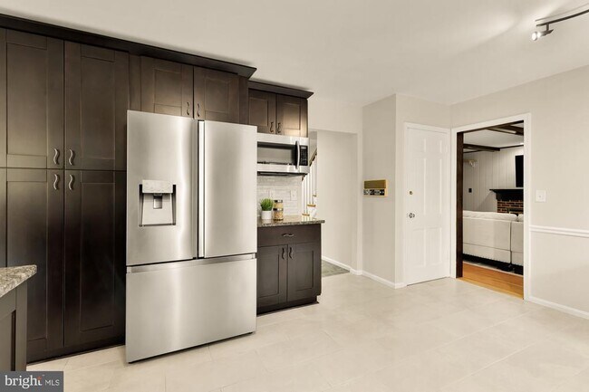 Building Photo - 11000 Rosemont Dr