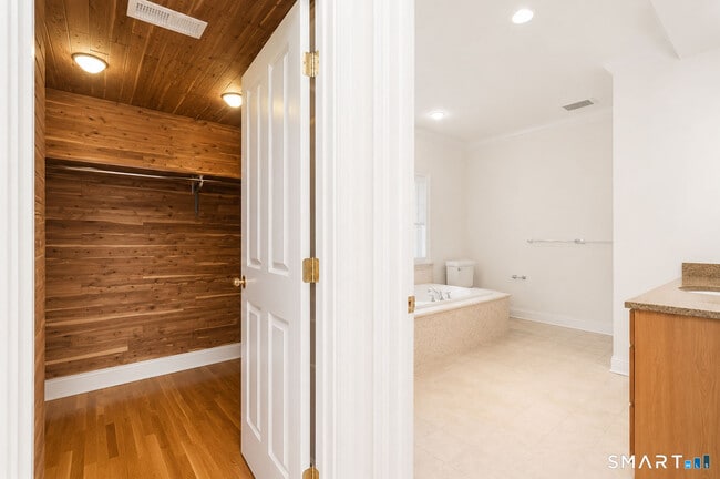 Building Photo - 55 Southport Ridge
