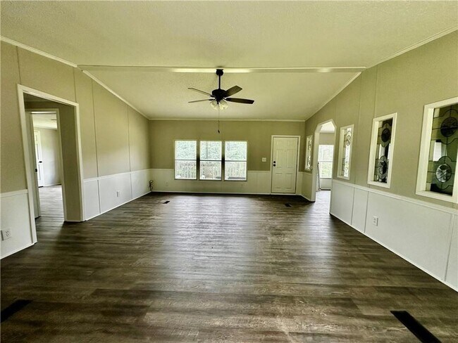 Building Photo - 15 Bonanza Ln