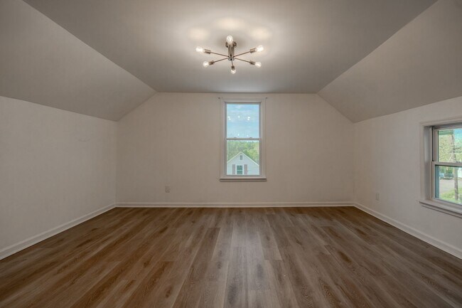 Building Photo - 231 Broadway St