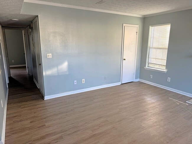 Building Photo - 830 Willow Pointe