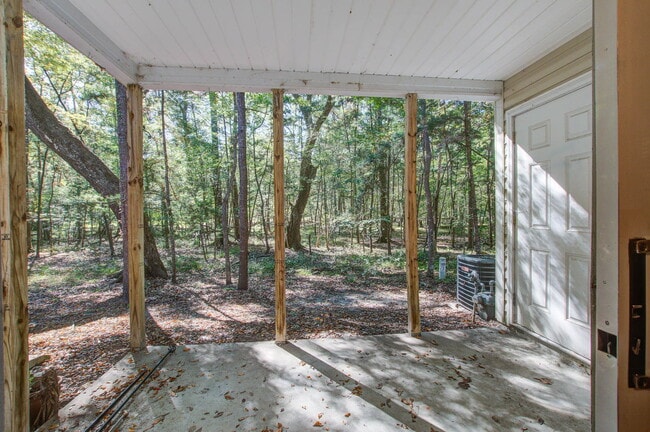 Building Photo - 100 Chinquapin Dr