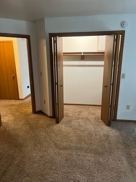 Building Photo - 521 Partridge Ct