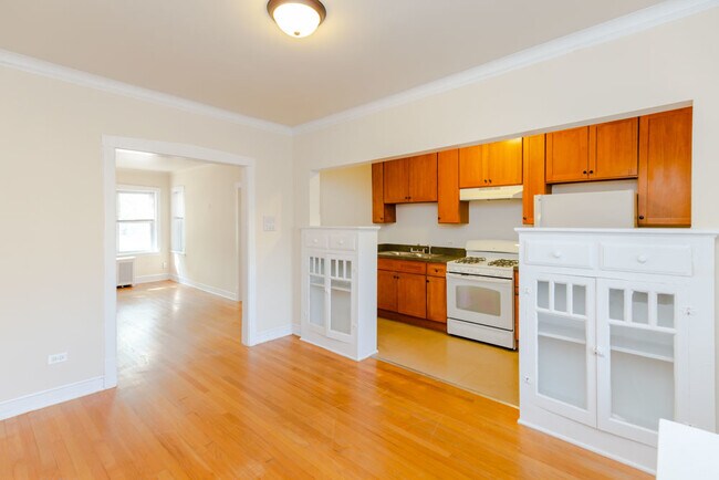 Building Photo - 5104 W 18th St