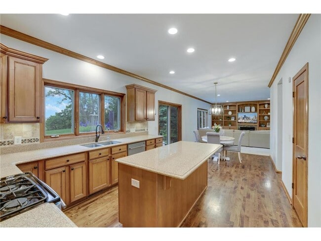 Building Photo - 645 Ramsey Cir