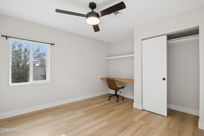 Building Photo - 5117 E Beck Ln