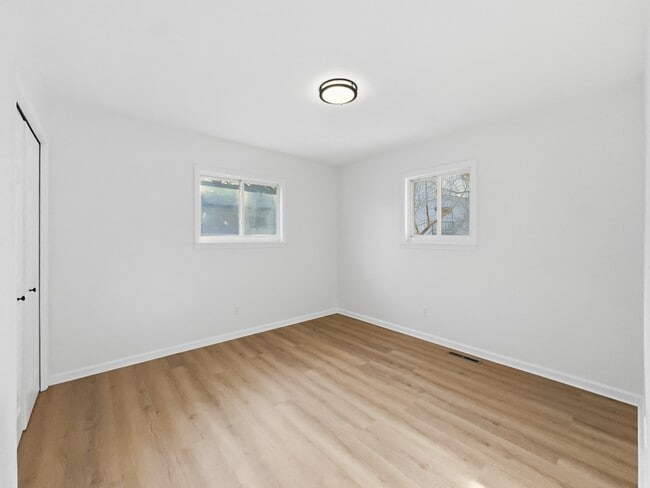 Building Photo - 3607 Sunridge Dr