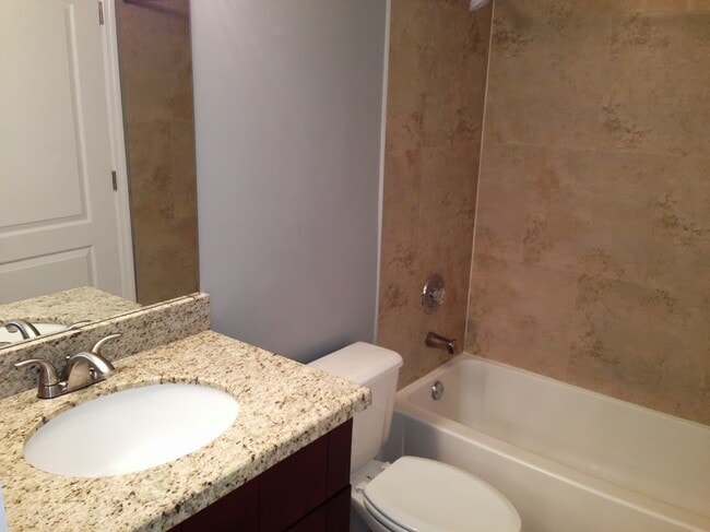 Building Photo - 2850 N Oakland Forest Dr