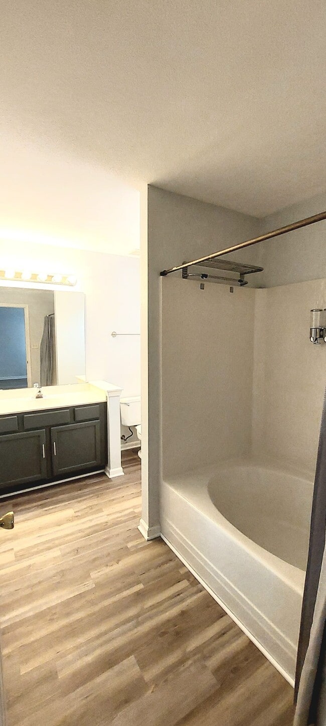 Building Photo - 13112 Planters Row Dr