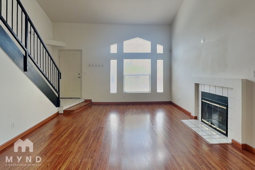 Building Photo - 8042 Laurena Ave