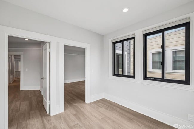 Building Photo - 487 18th Ave