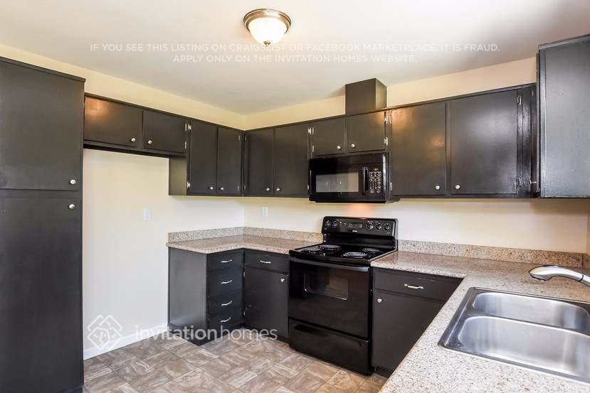 Building Photo - 165 N Catamaran Cir