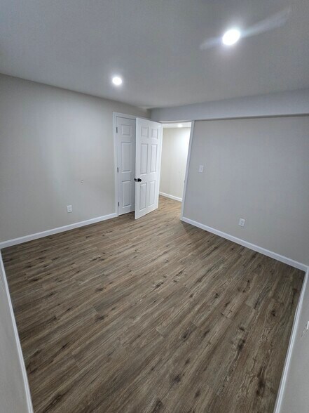 Building Photo - 27 Douglas Ave