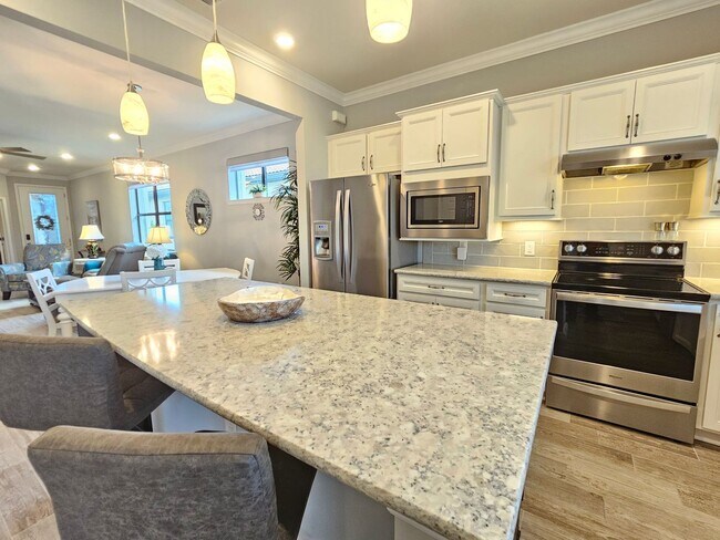 Building Photo - Annual Furnished 2 Bedroom 2 Bathroom with a Flex Room in Island Walk!