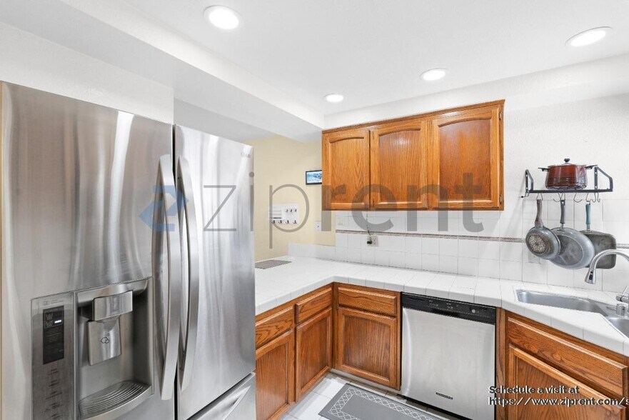 Building Photo - 7417 Auburn Oaks Ct
