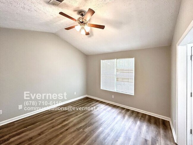 Building Photo - 3-Bedroom, 2-Bath Home with Serene Natural...