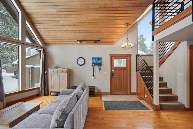 Building Photo - 8 Mt Baker Ln