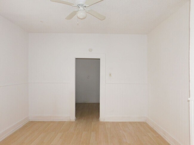 Building Photo - Cozy & Convenient Living in San Antonio’s East Side