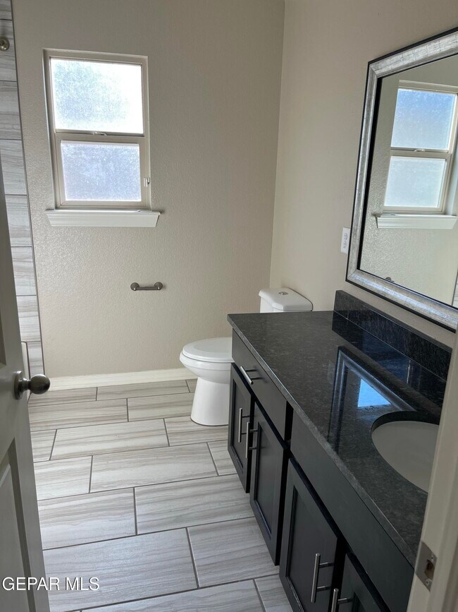 Building Photo - 14823 Pebble Hills Blvd