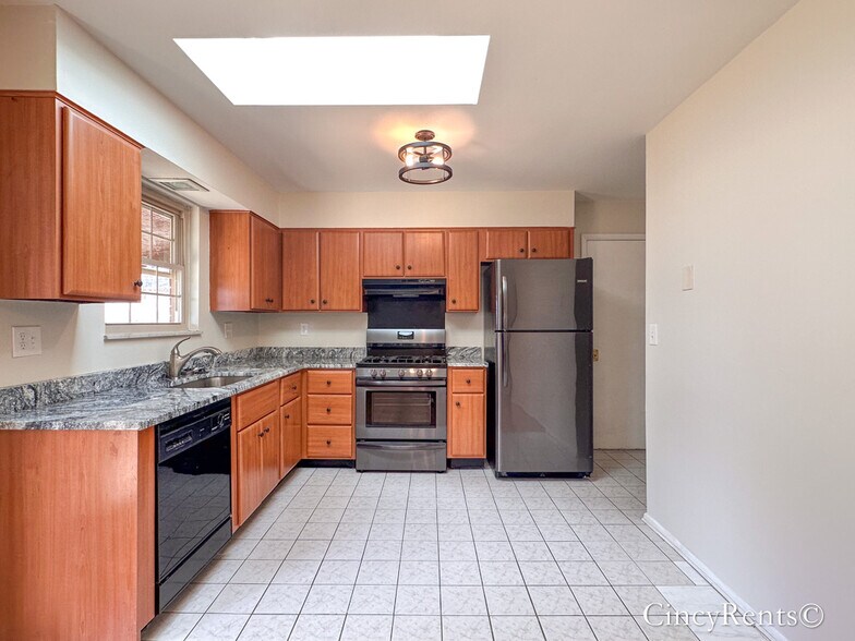 Building Photo - 1647 Rockhurst Ln