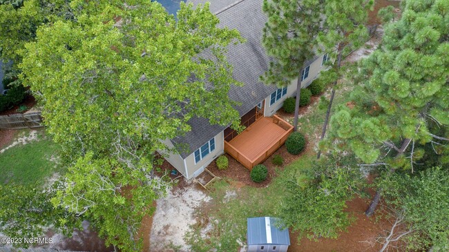 Building Photo - 10 Red Cedar Ln