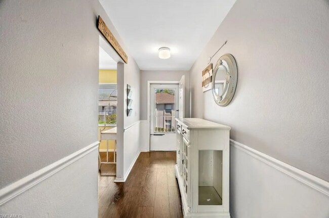 Building Photo - Charming 2 Bed 2 Bath Condo in Naples COMING SOON