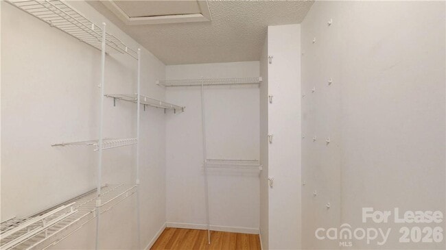 Building Photo - 13906 Glendevon Ct