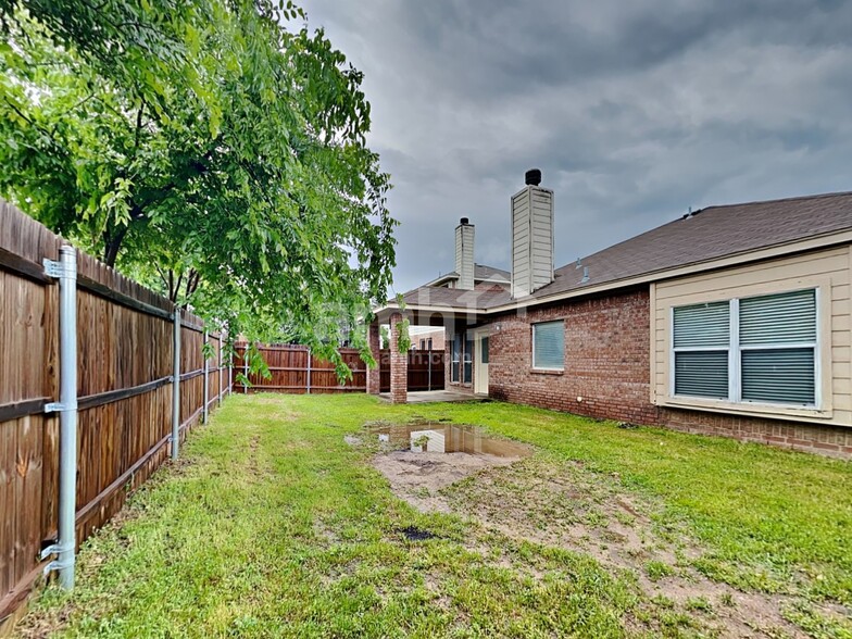 Building Photo - 10608 Cloisters Dr