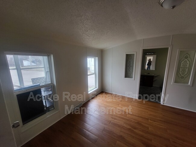 Building Photo - 2211 Dort Hwy