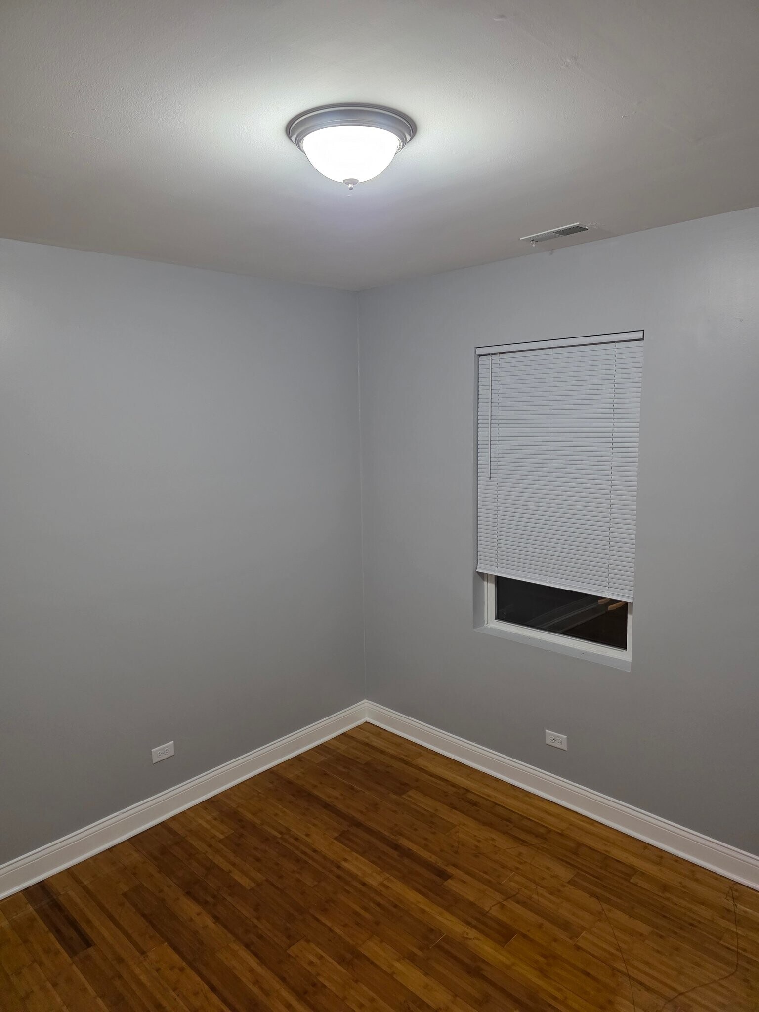 Building Photo - 1231 S Avers Ave