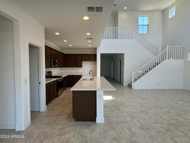 Building Photo - 8920 W Denton Ln