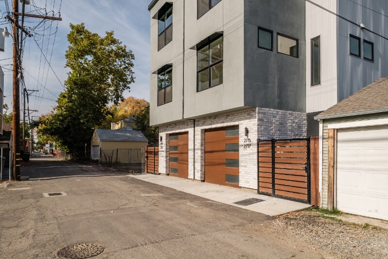 Building Photo - 2715 Tomato Alley