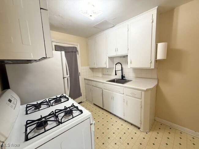 Building Photo - 2319 Broad Blvd