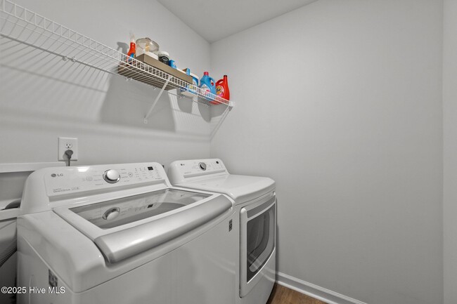 Building Photo - 387 High Ridge Ct