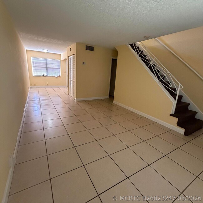 Building Photo - 4700 NW 9th Ct