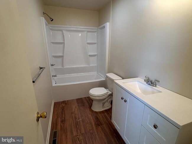 Building Photo - 60 Stonegate Dr